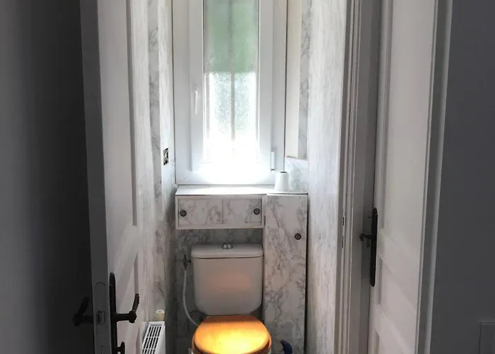 Cannoise En Bord De *