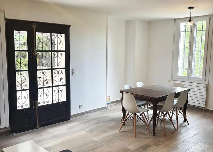 Willa Cannoise En Bord De *