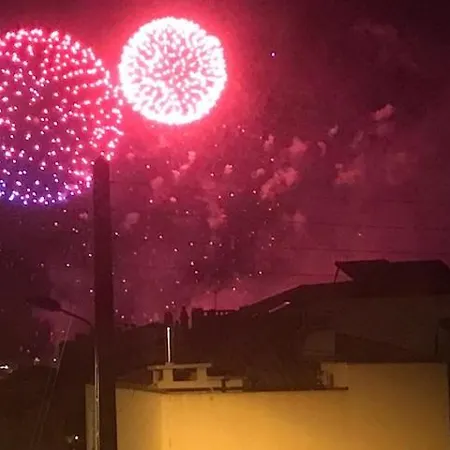 Cannoise En Bord De *