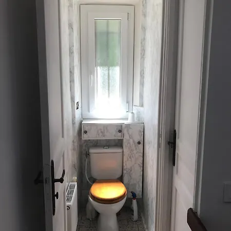 Cannoise En Bord De *